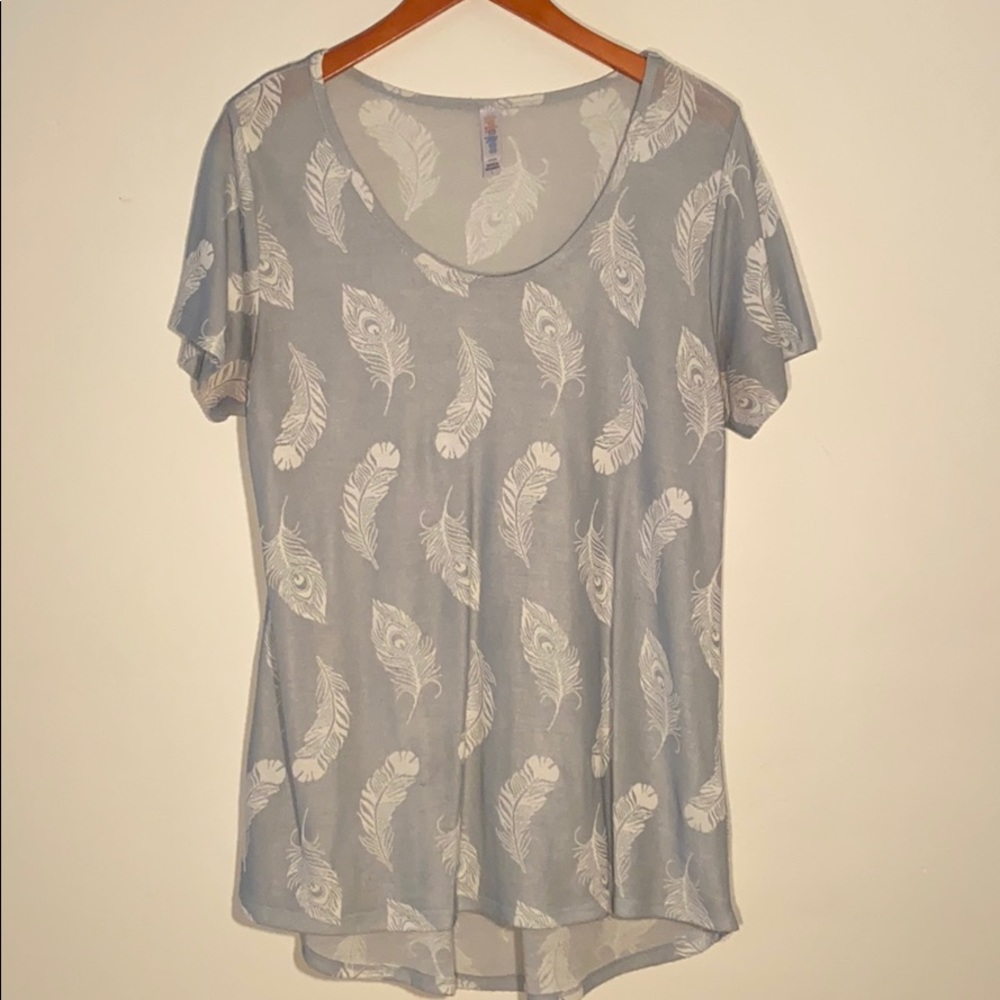 LulaRoe classic tee jacquard with feathers